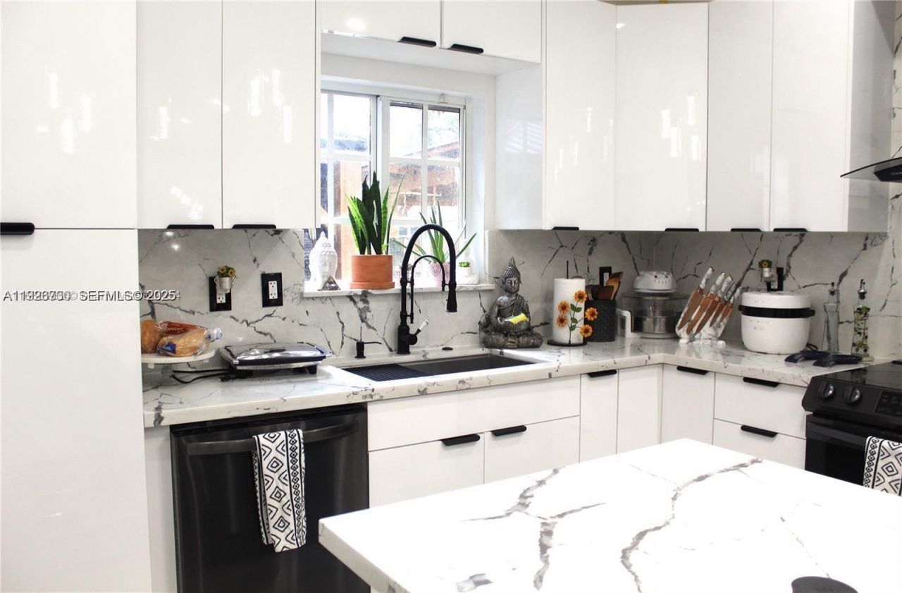 1209 NE 32nd Ave, Homestead, FL 33033 Photo