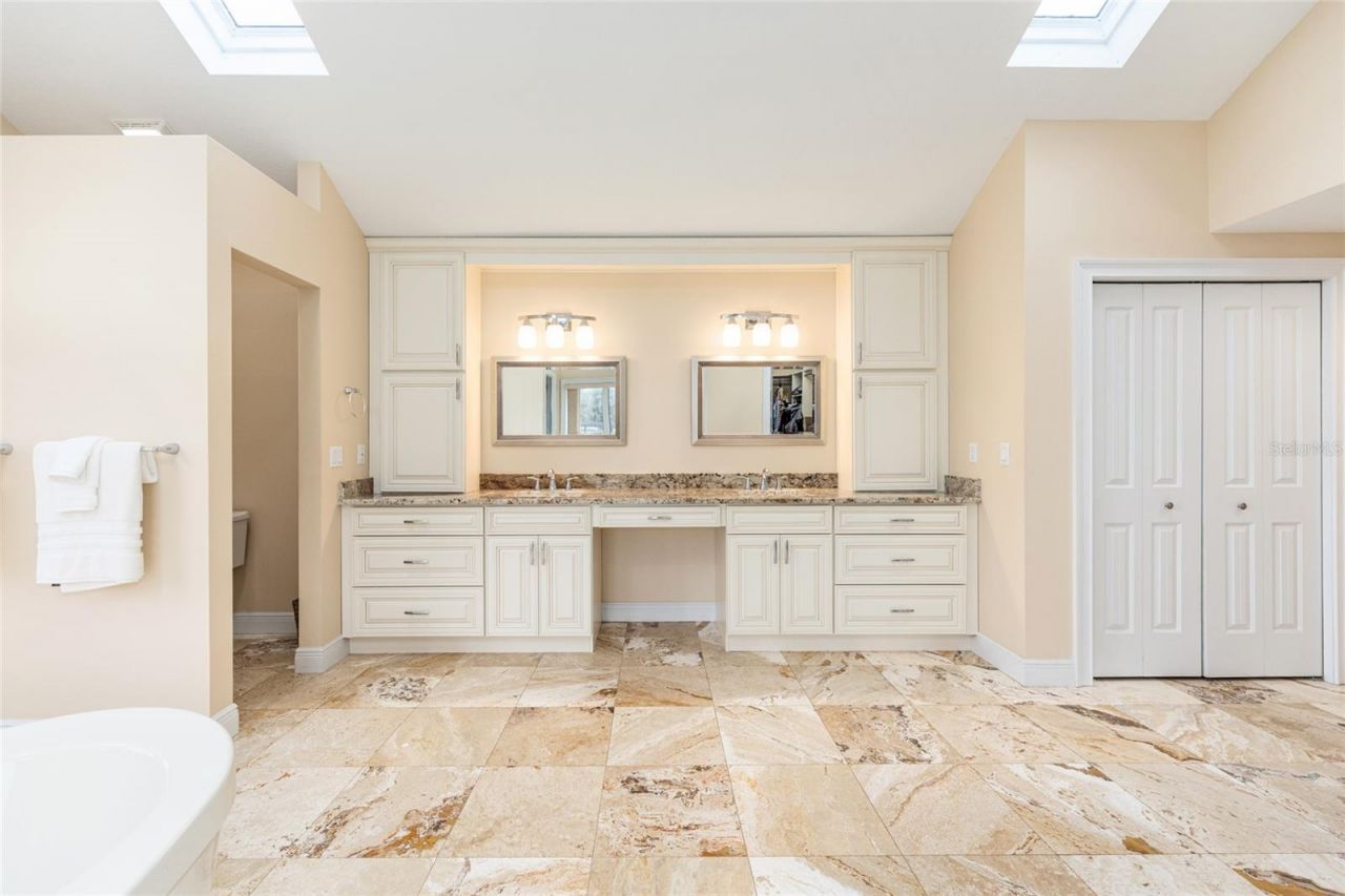 12009 NE 8th Court, Ocala, FL 34479 Photo