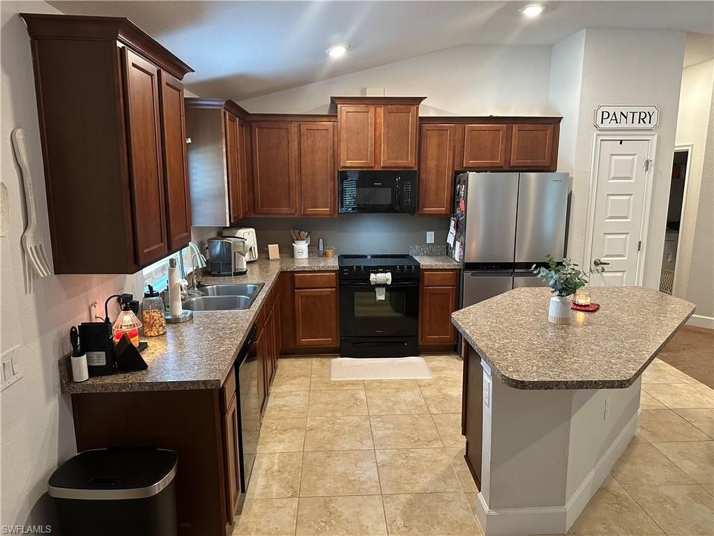 573 Windermere Dr, Lehigh Acres, FL 33972 Photo