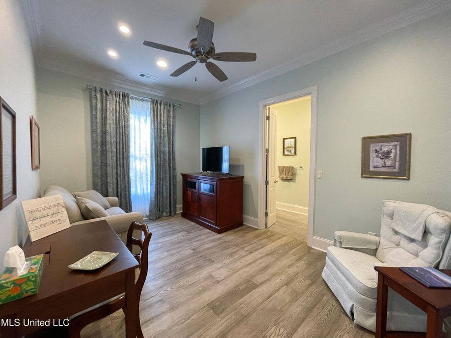 Property Image 36