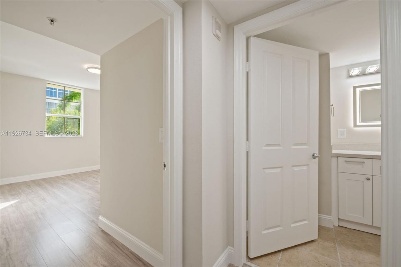 600 S Dixie Hwy, Unit 237, West Palm Beach, FL 33401 Photo