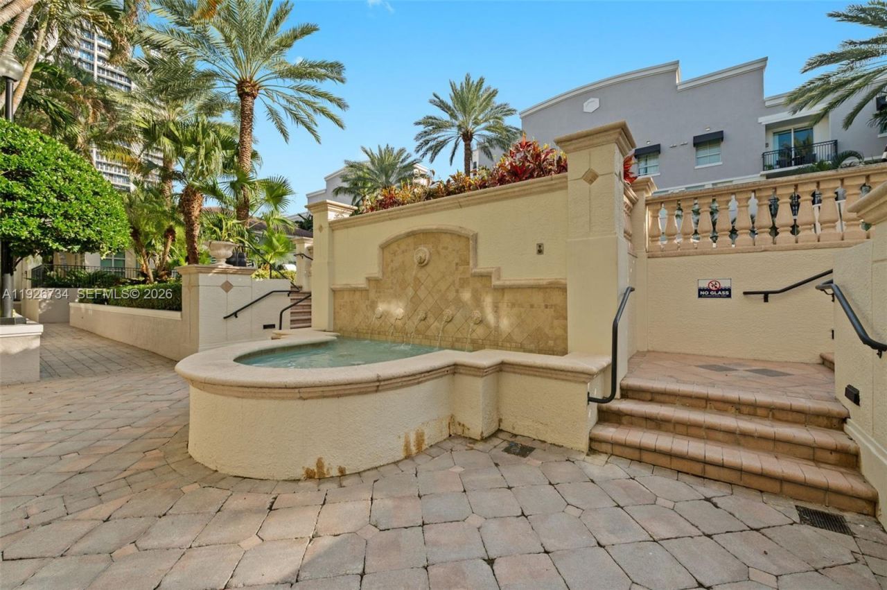 600 S Dixie Hwy, Unit 237, West Palm Beach, FL 33401 Photo