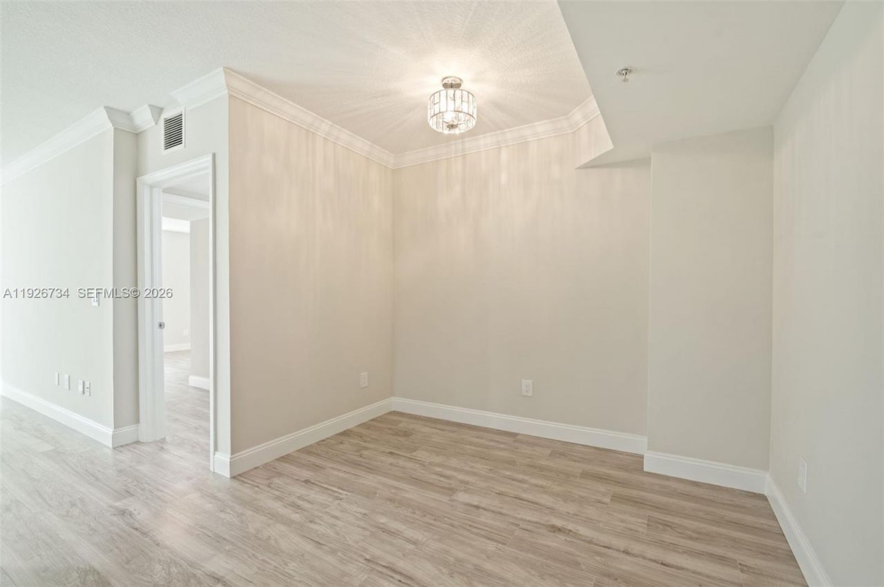 600 S Dixie Hwy, Unit 237, West Palm Beach, FL 33401 Photo