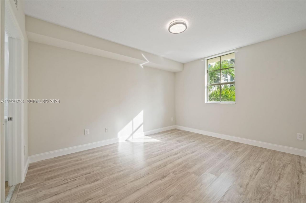 600 S Dixie Hwy, Unit 237, West Palm Beach, FL 33401 Photo