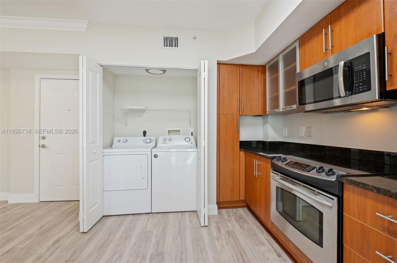 600 S Dixie Hwy, Unit 237, West Palm Beach, FL 33401 Photo