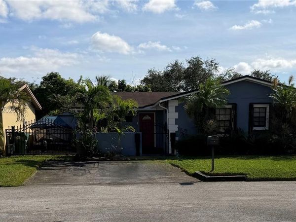 2926 NW 191st Ln, Miami Gardens, FL 33056