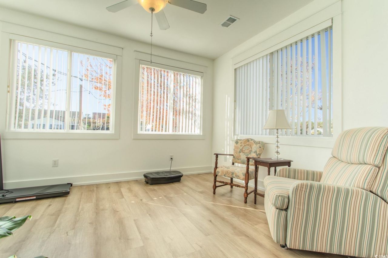 367 Vermillion Dr. Photo 15