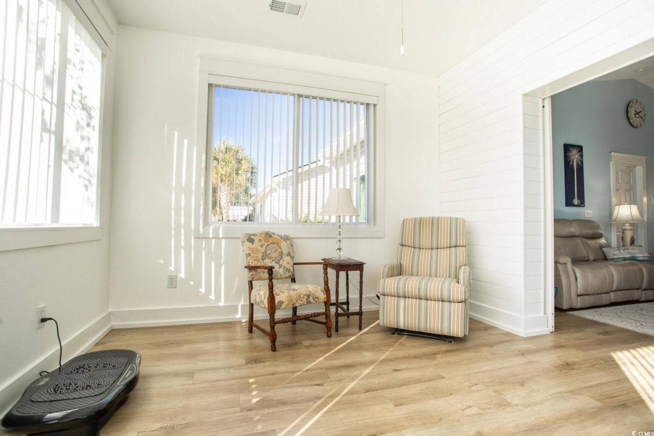 367 Vermillion Dr. Photo 16