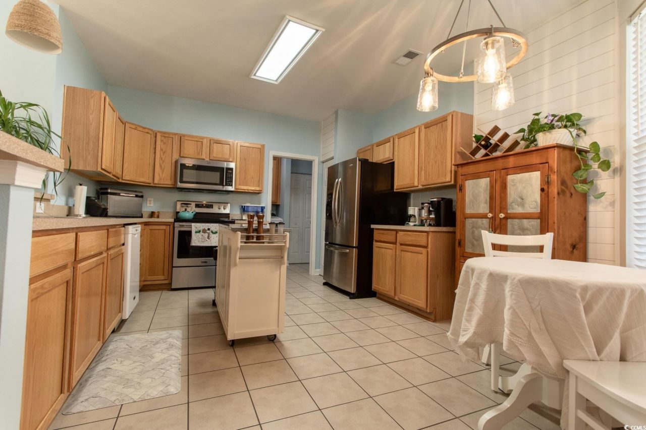 367 Vermillion Dr. Photo 4