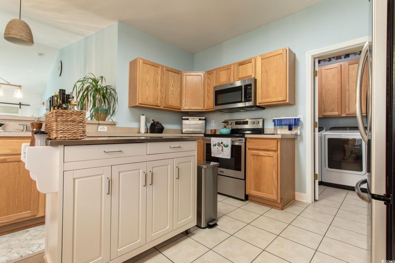 367 Vermillion Dr. Photo 6