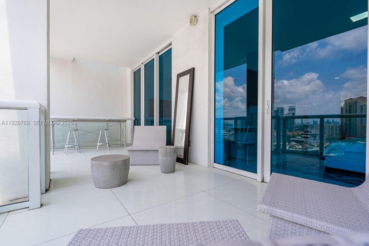 50 S Pointe Dr, Unit 1506, Miami Beach, FL 33139 Photo