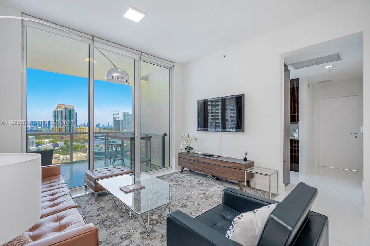 50 S Pointe Dr, Unit 1506, Miami Beach, FL 33139 Photo