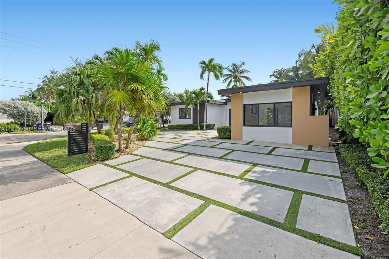 1200 Cleveland Rd, Miami Beach, FL 33141 Photo