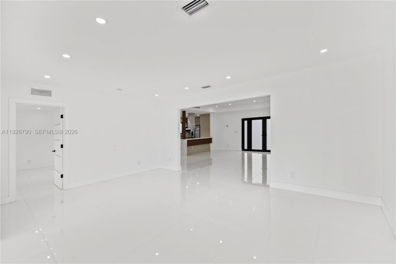 1200 Cleveland Rd, Miami Beach, FL 33141 Photo