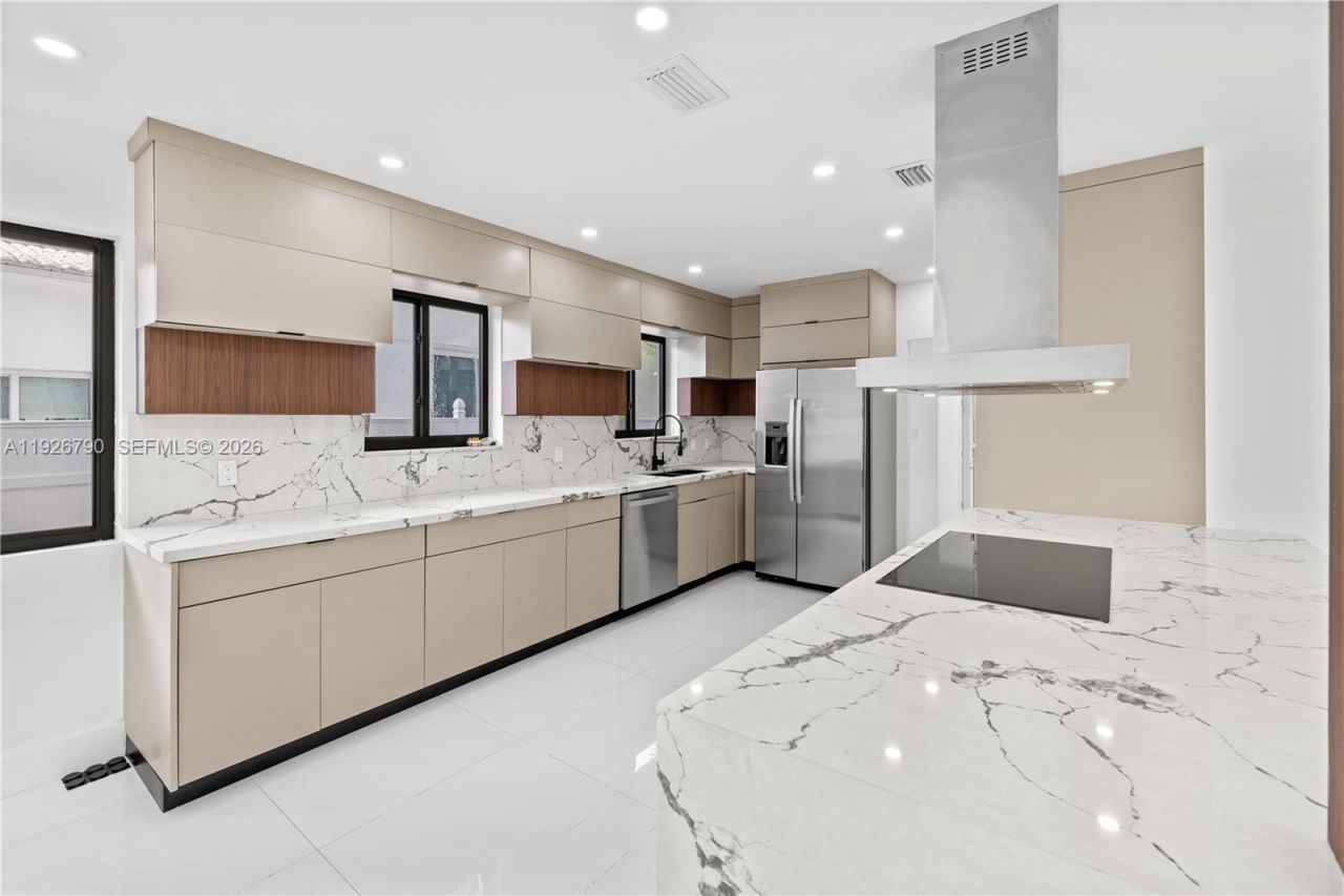 1200 Cleveland Rd, Miami Beach, FL 33141 Photo