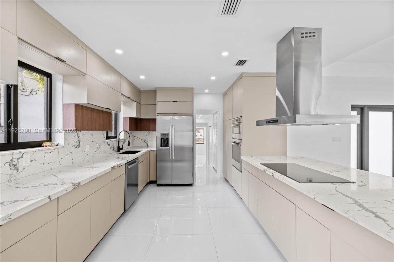 1200 Cleveland Rd, Miami Beach, FL 33141 Photo