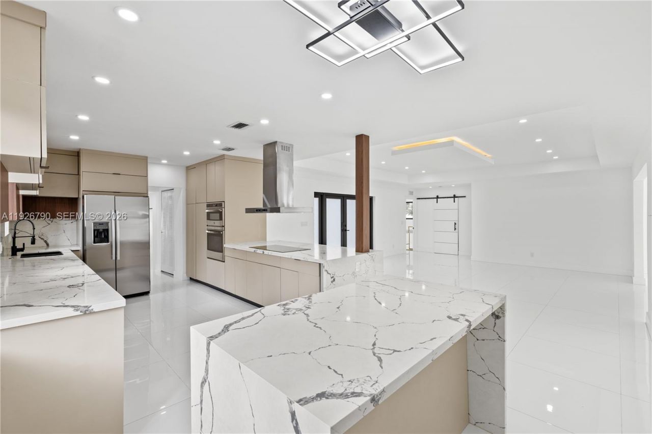 1200 Cleveland Rd, Miami Beach, FL 33141 Photo