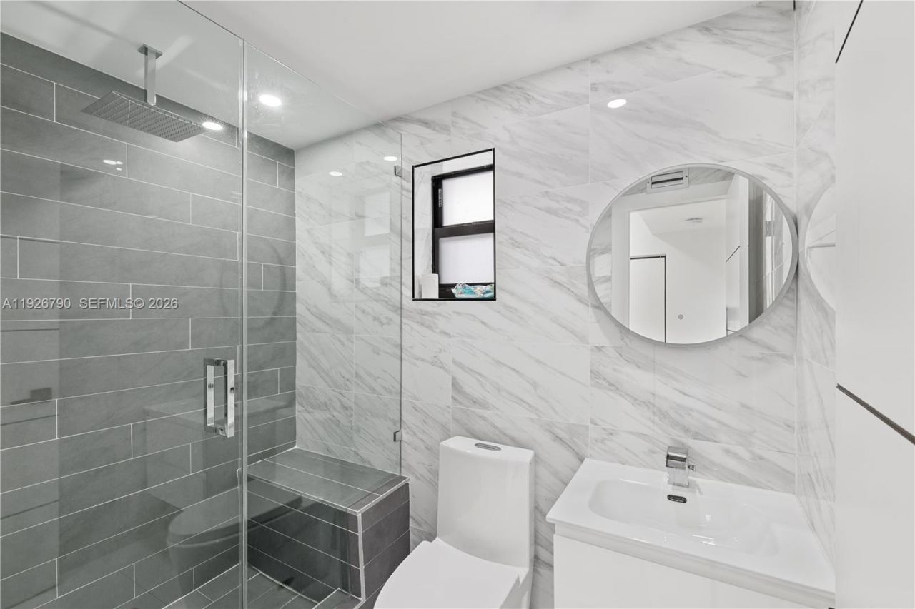 1200 Cleveland Rd, Miami Beach, FL 33141 Photo