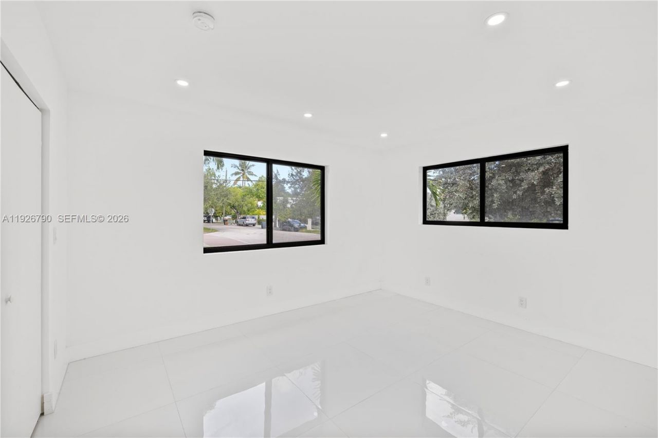 1200 Cleveland Rd, Miami Beach, FL 33141 Photo
