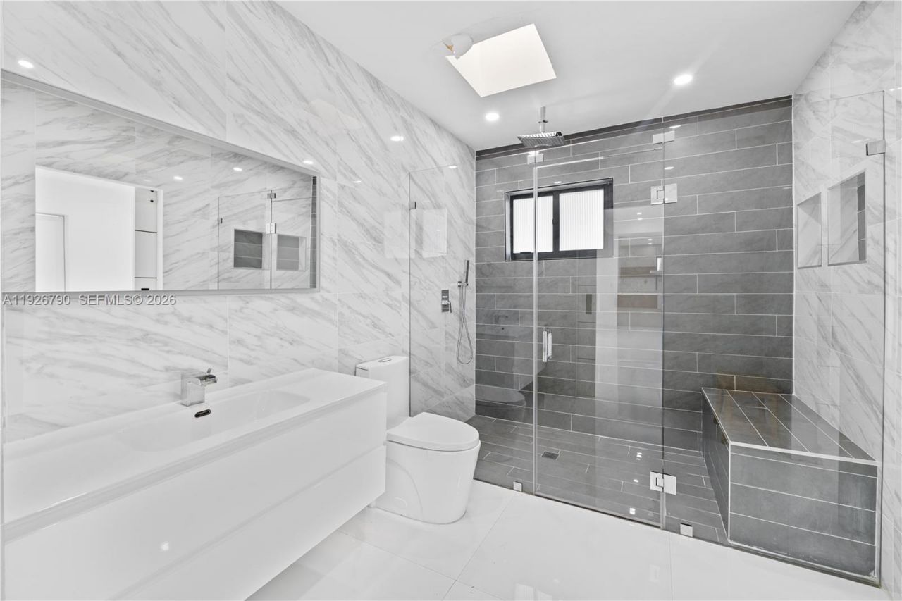 1200 Cleveland Rd, Miami Beach, FL 33141 Photo