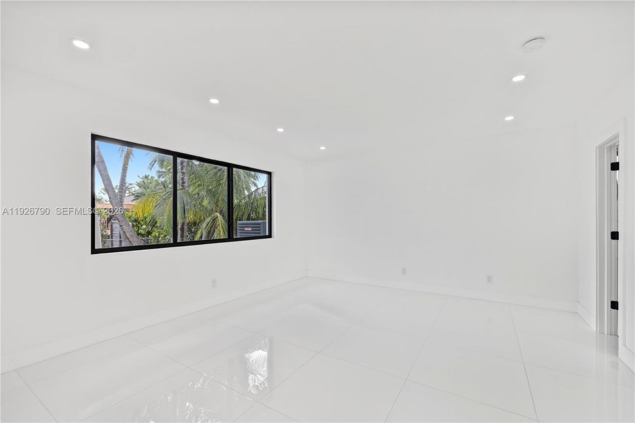 1200 Cleveland Rd, Miami Beach, FL 33141 Photo