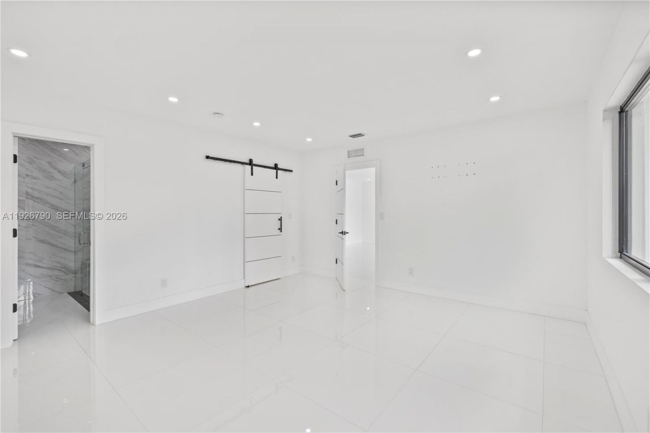 1200 Cleveland Rd, Miami Beach, FL 33141 Photo