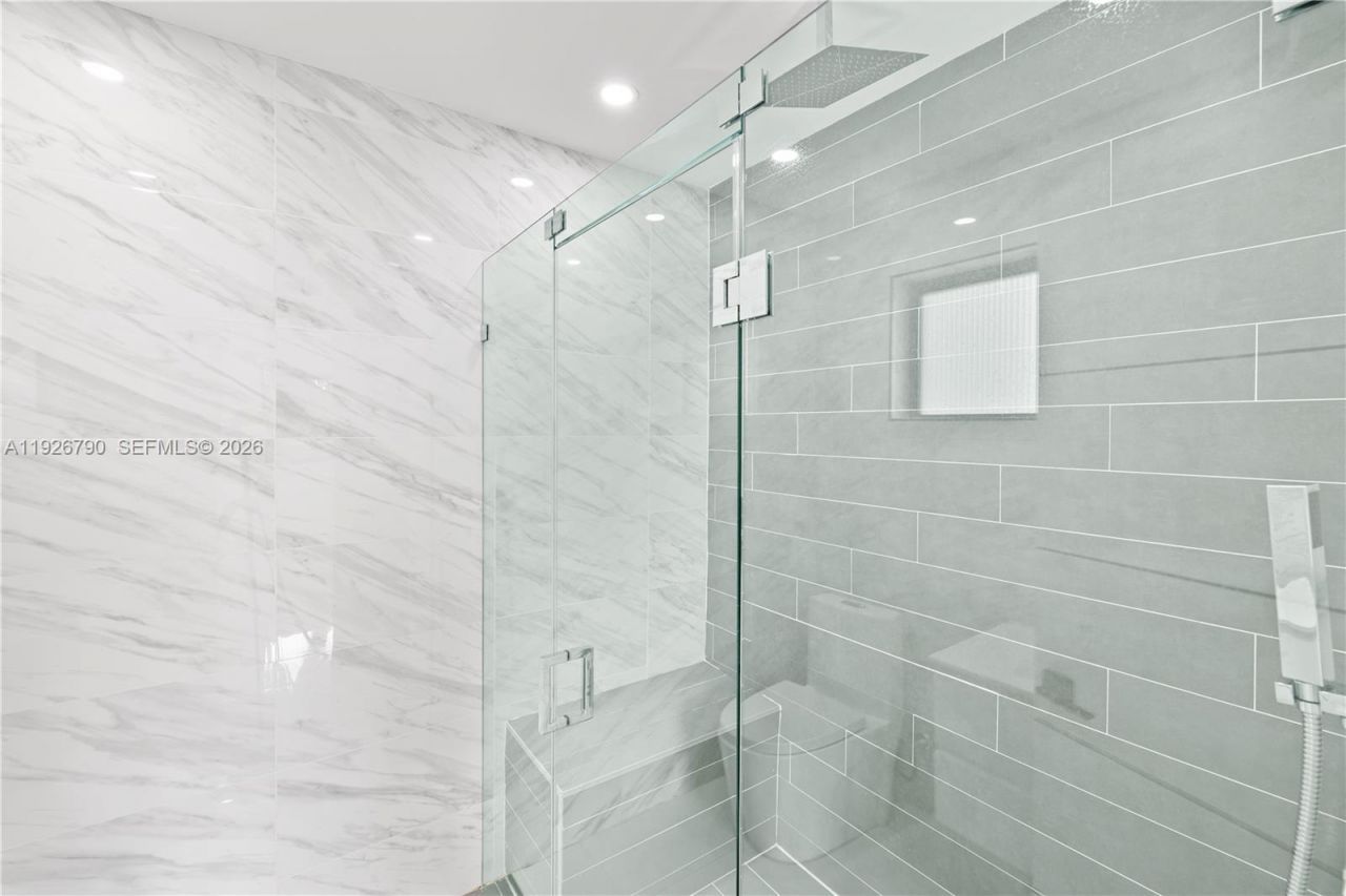 1200 Cleveland Rd, Miami Beach, FL 33141 Photo