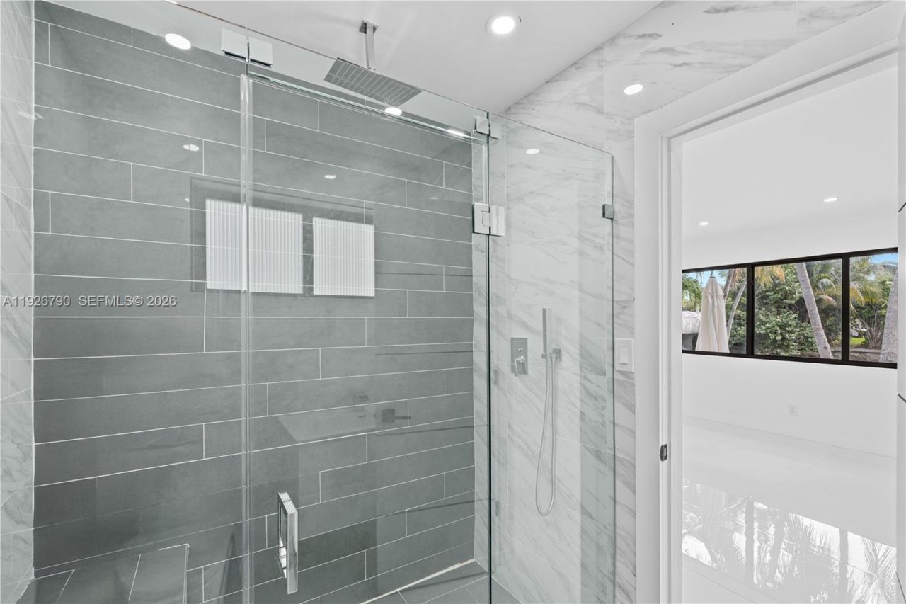 1200 Cleveland Rd, Miami Beach, FL 33141 Photo