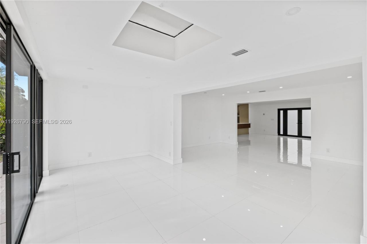 1200 Cleveland Rd, Miami Beach, FL 33141 Photo