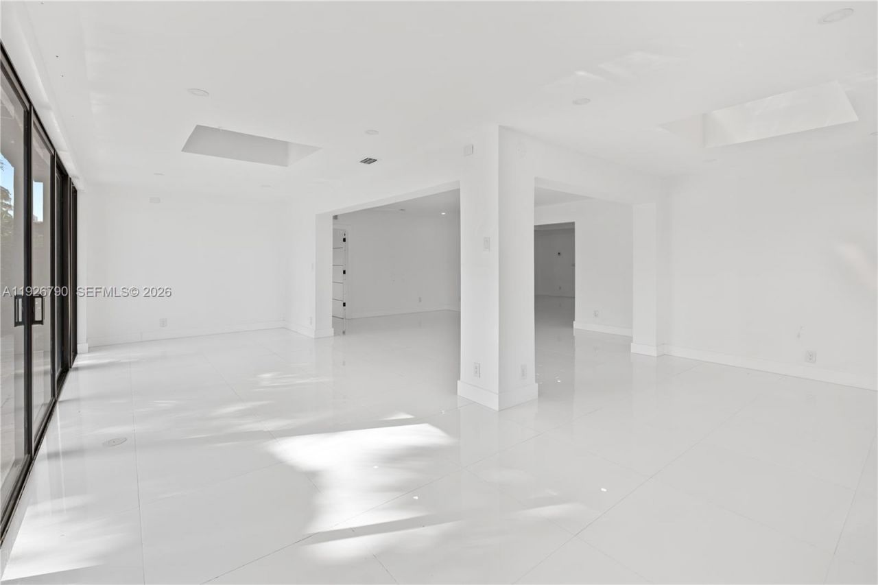 1200 Cleveland Rd, Miami Beach, FL 33141 Photo