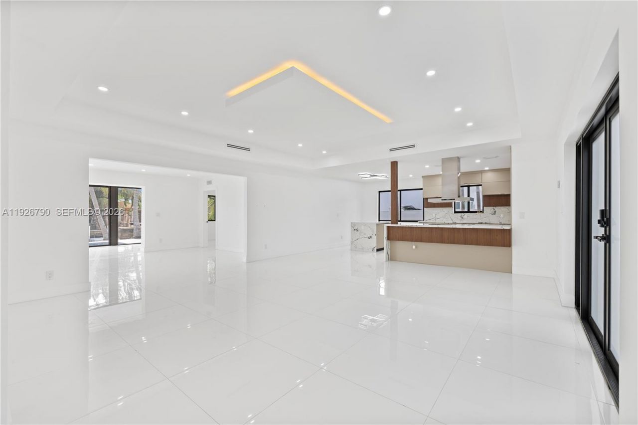 1200 Cleveland Rd, Miami Beach, FL 33141 Photo