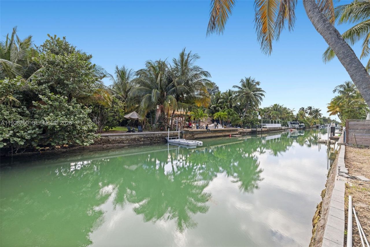 1200 Cleveland Rd, Miami Beach, FL 33141 Photo