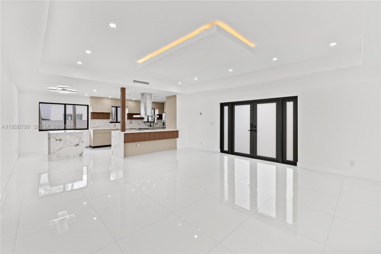 1200 Cleveland Rd, Miami Beach, FL 33141 Photo