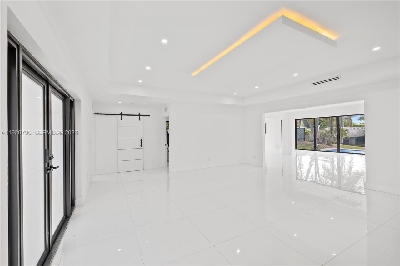 1200 Cleveland Rd, Miami Beach, FL 33141 Photo