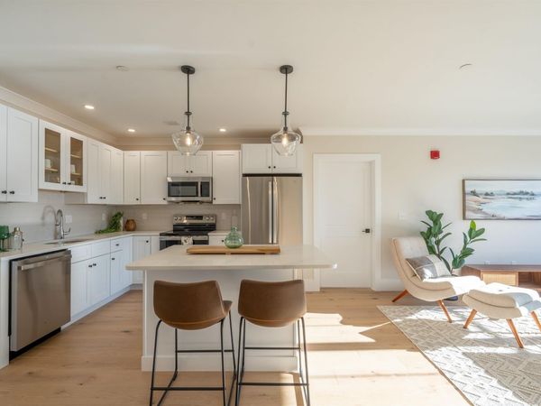 815 Lafayette Road, Unit 101, Portsmouth, NH 03801