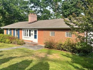 150 N BENNINGTON RD, CHARLOTTESVILLE, VA 22901