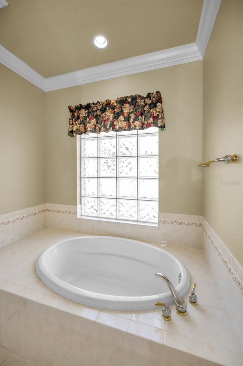 9865 Sago Point Drive, Seminole, FL 33777 Photo