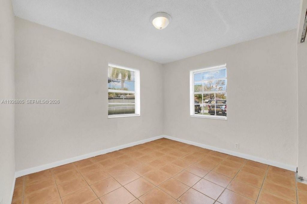 417 SW 3rd St, Hallandale Beach, FL 33009 Photo