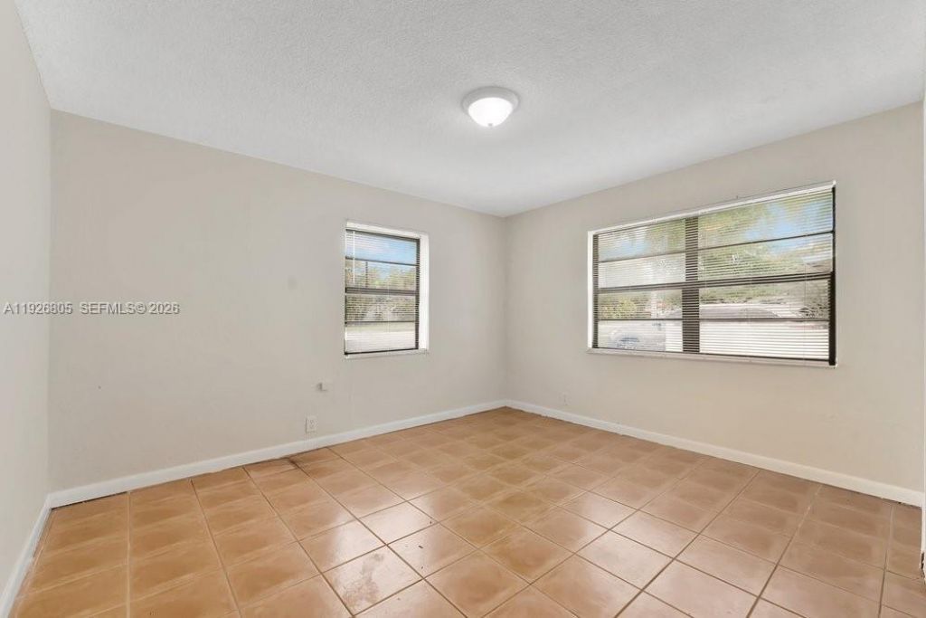 417 SW 3rd St, Hallandale Beach, FL 33009 Photo