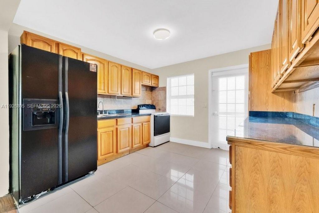 417 SW 3rd St, Hallandale Beach, FL 33009 Photo