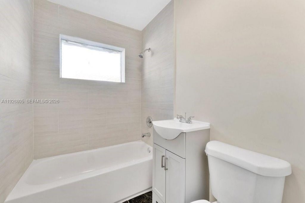417 SW 3rd St, Hallandale Beach, FL 33009 Photo