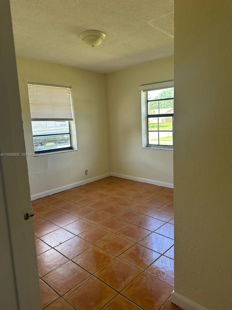 417 SW 3rd St, Hallandale Beach, FL 33009 Photo