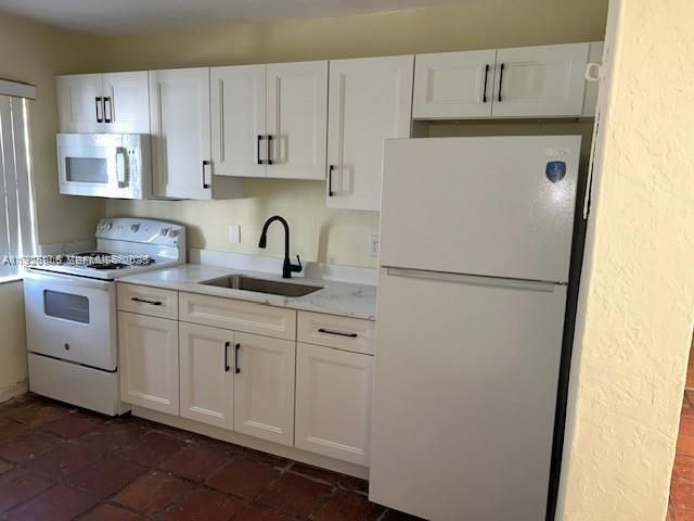 417 SW 3rd St, Hallandale Beach, FL 33009 Photo