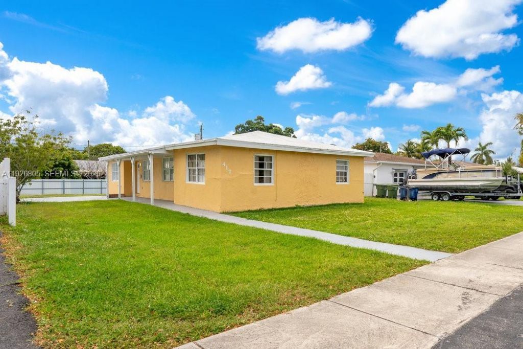 417 SW 3rd St, Hallandale Beach, FL 33009 Photo