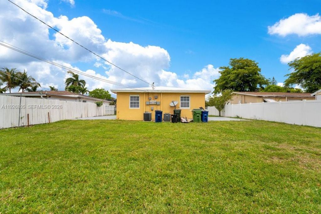 417 SW 3rd St, Hallandale Beach, FL 33009 Photo