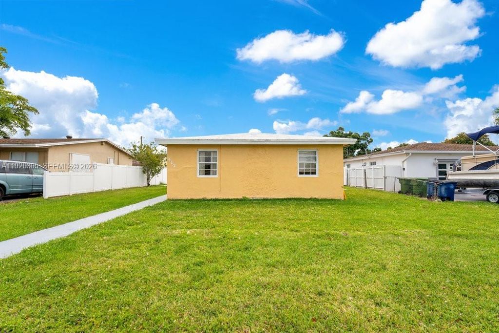 417 SW 3rd St, Hallandale Beach, FL 33009 Photo