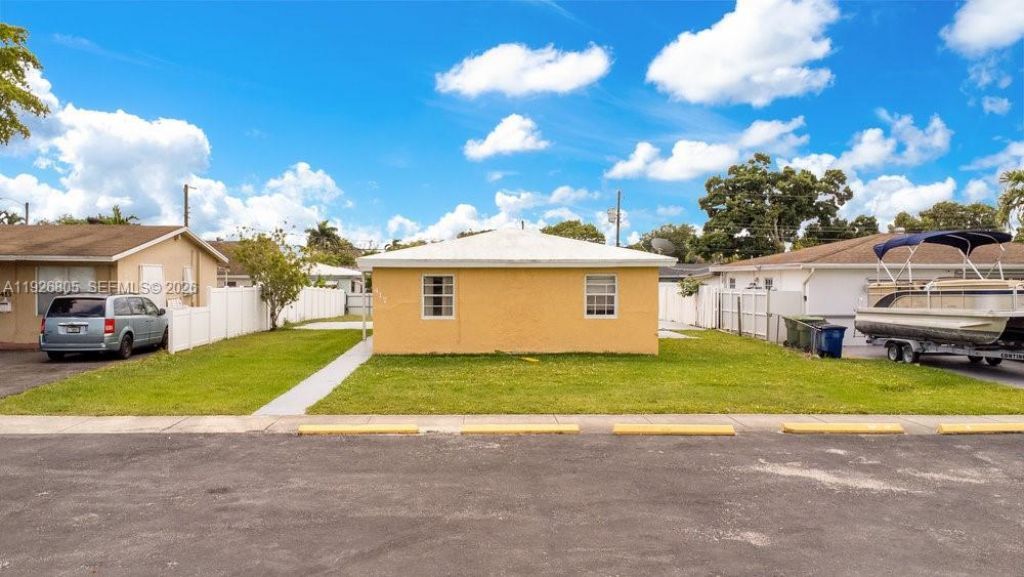 417 SW 3rd St, Hallandale Beach, FL 33009 Photo