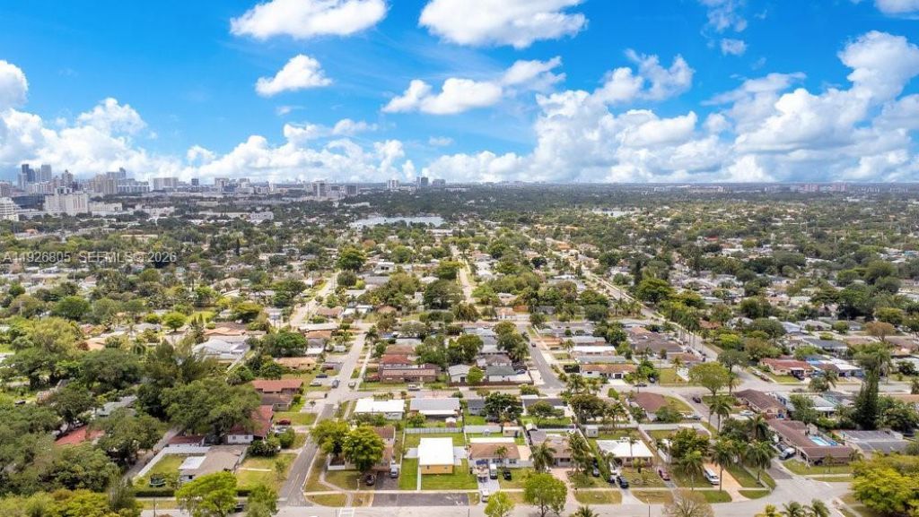 417 SW 3rd St, Hallandale Beach, FL 33009 Photo