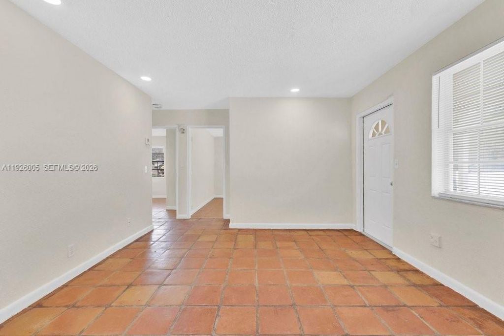 417 SW 3rd St, Hallandale Beach, FL 33009 Photo
