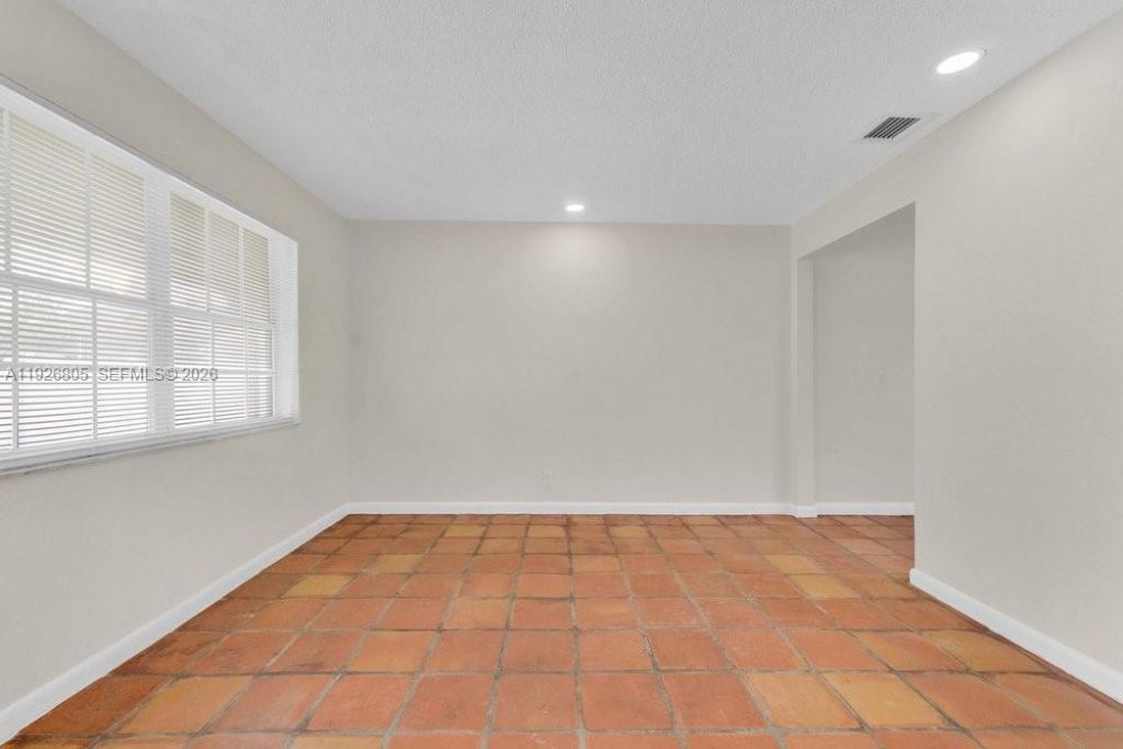 417 SW 3rd St, Hallandale Beach, FL 33009 Photo